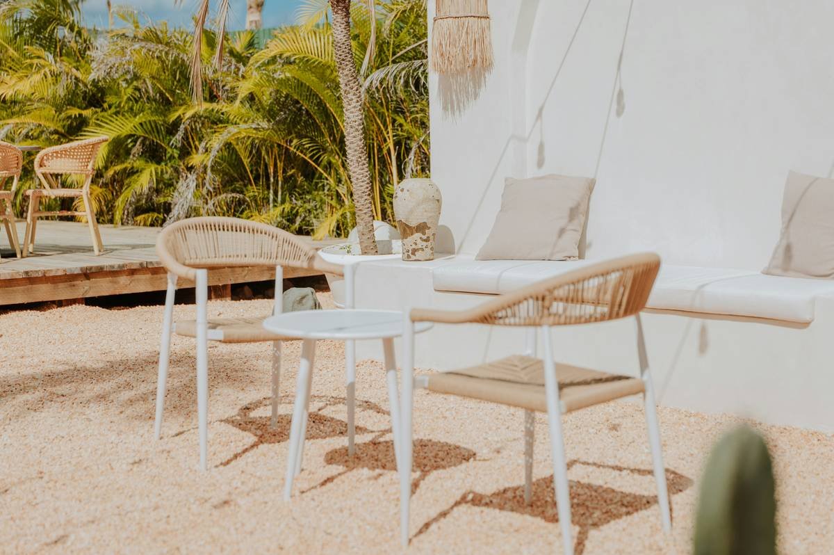 Coastal Style Home Designs: How to Bring Beachy Serenity Indoors (Without the Sand Everywhere)