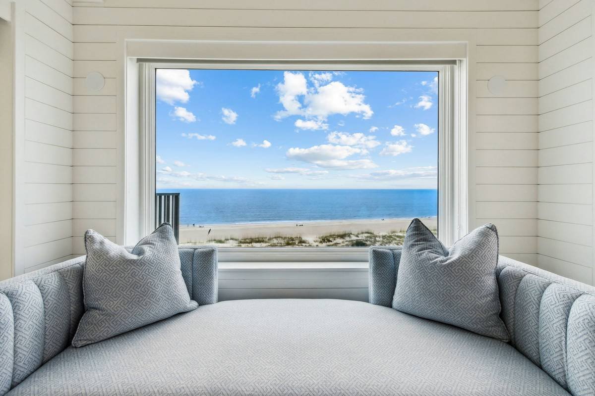 How to Nail Coastal Beach Vibe Decor Without Turning Your Home Into a Tourist Trap